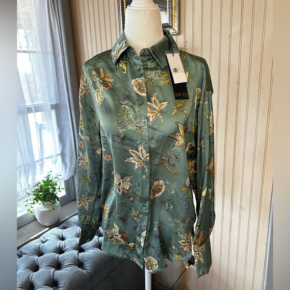 Truth By Republic Floral Satin Blouse Womens XS Green Button Front NWT $68